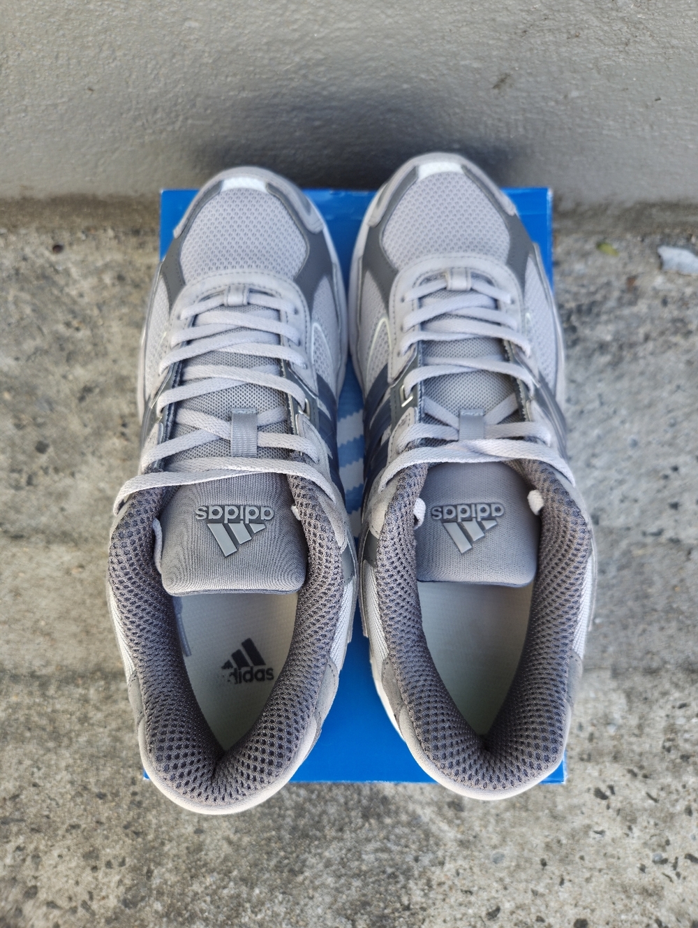 Adidas Response CL 10.5 Grey/Blue Clean Pair w/ Box - Picture 9 of 10